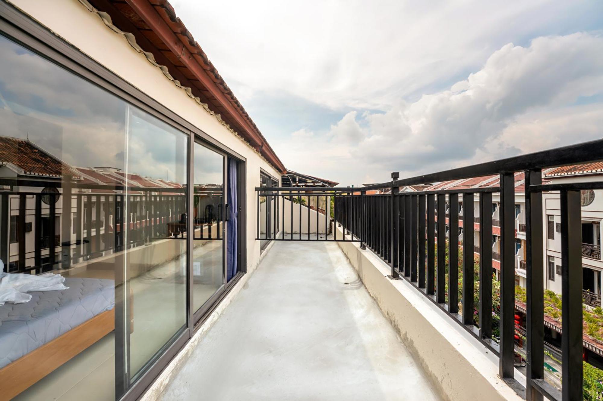 Harmony Old Town Hostel And Pool Bar Хойан Экстерьер фото