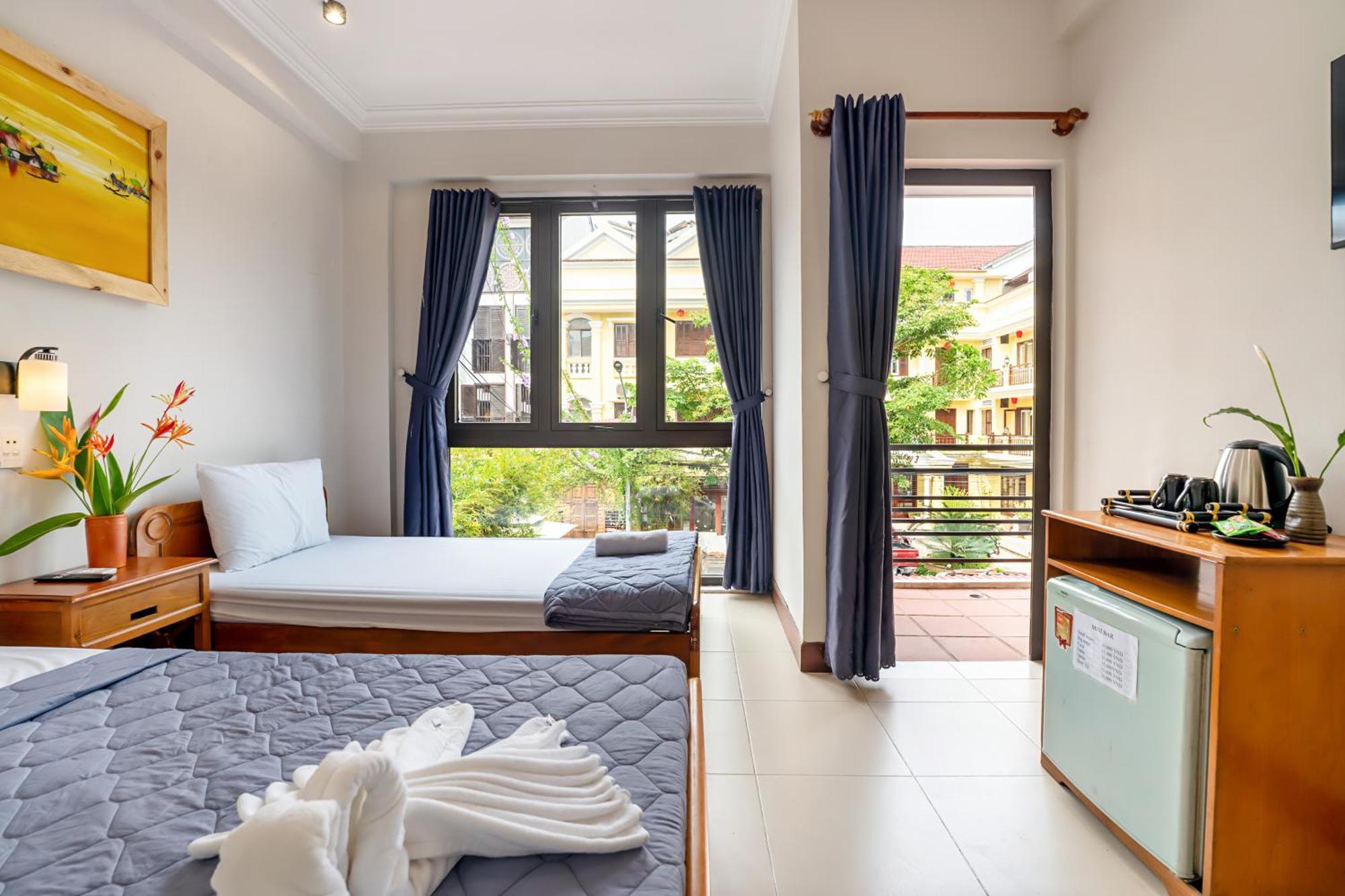 Harmony Old Town Hostel And Pool Bar Хойан Экстерьер фото
