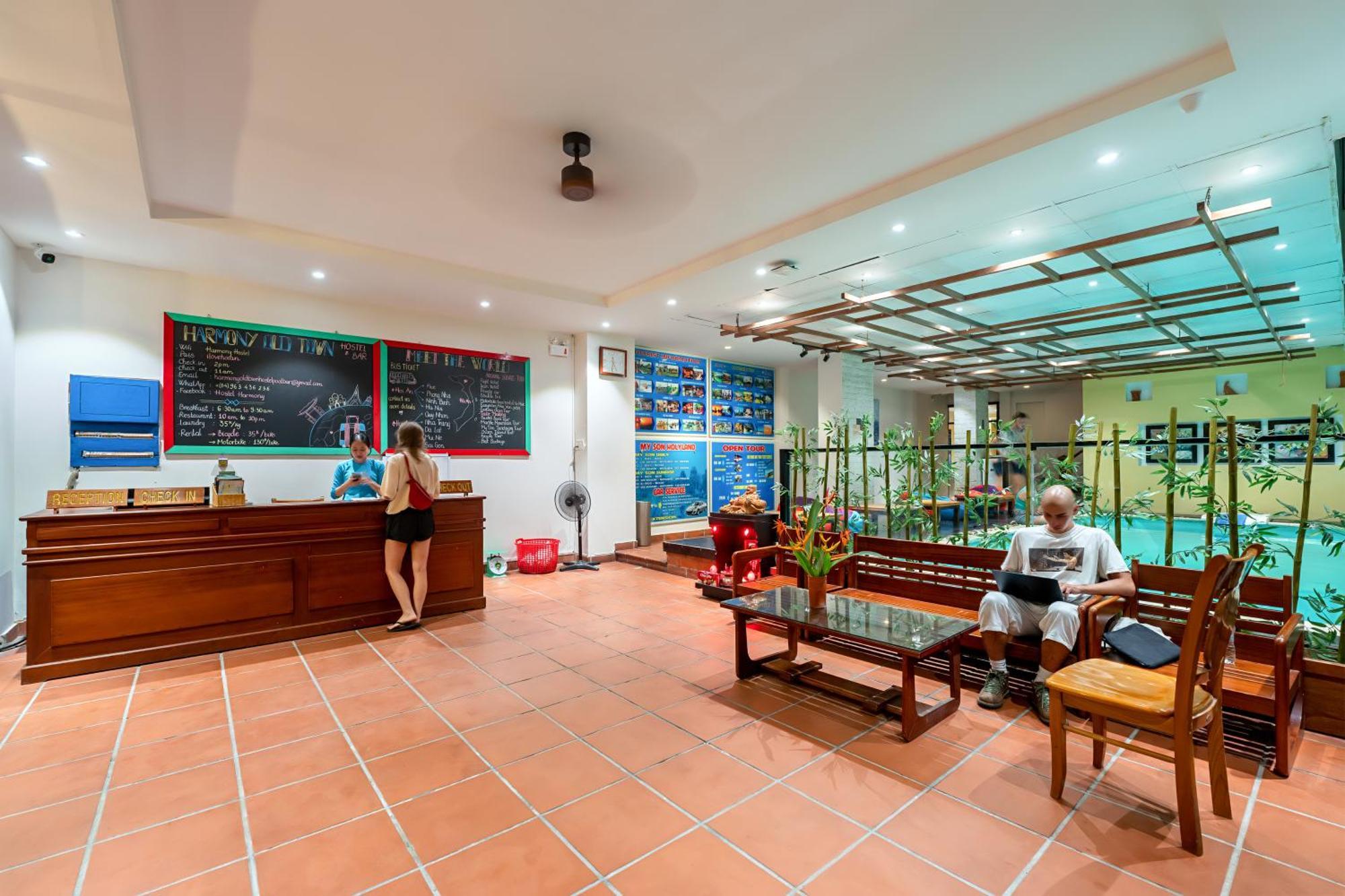 Harmony Old Town Hostel And Pool Bar Хойан Экстерьер фото