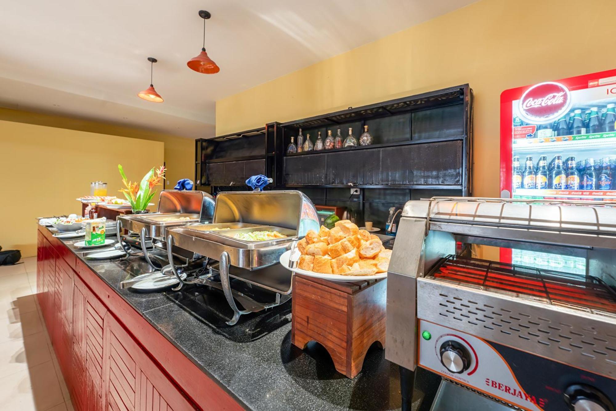 Harmony Old Town Hostel And Pool Bar Хойан Экстерьер фото